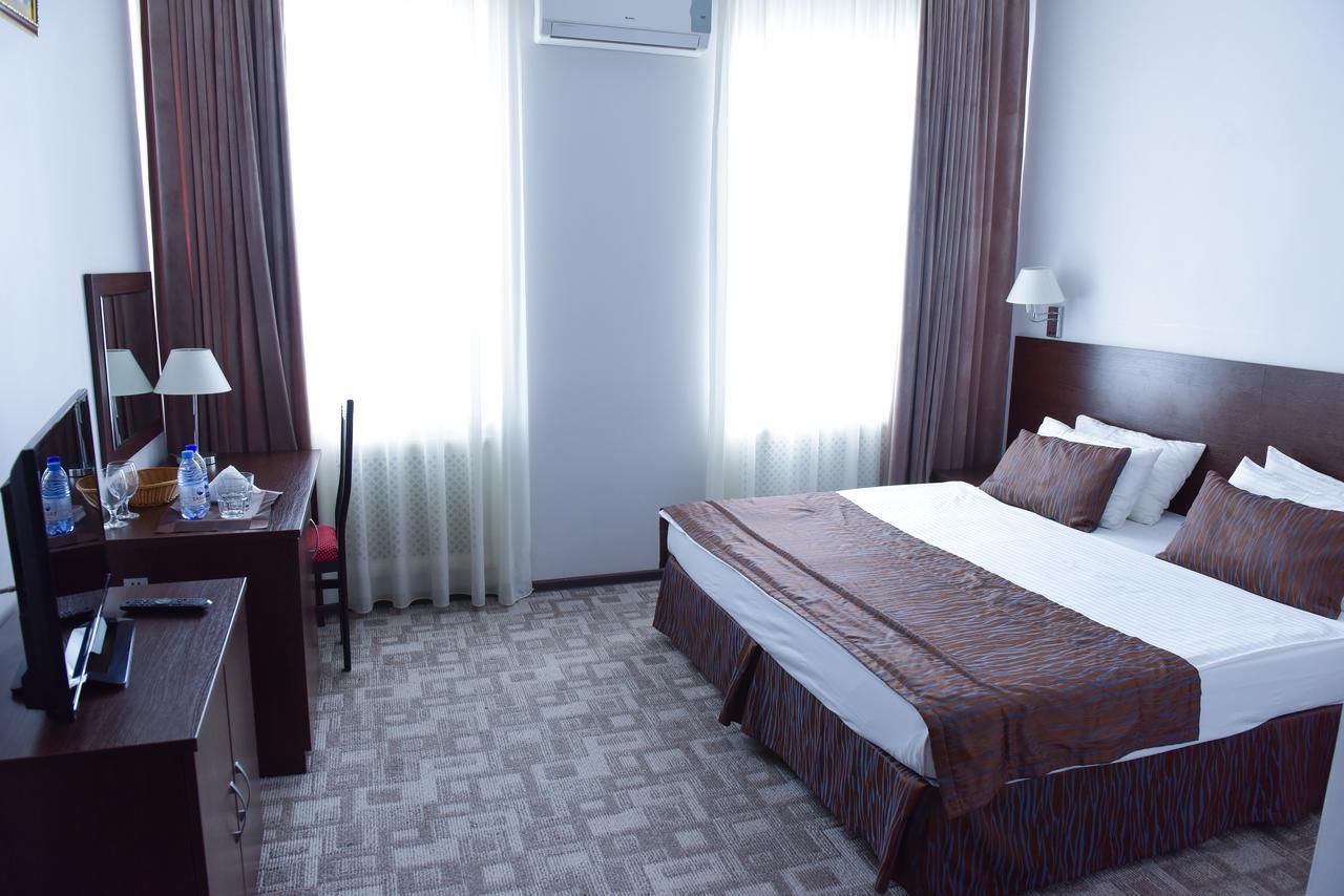 Tanzharyk Hotel Aqtöbe Exterior foto